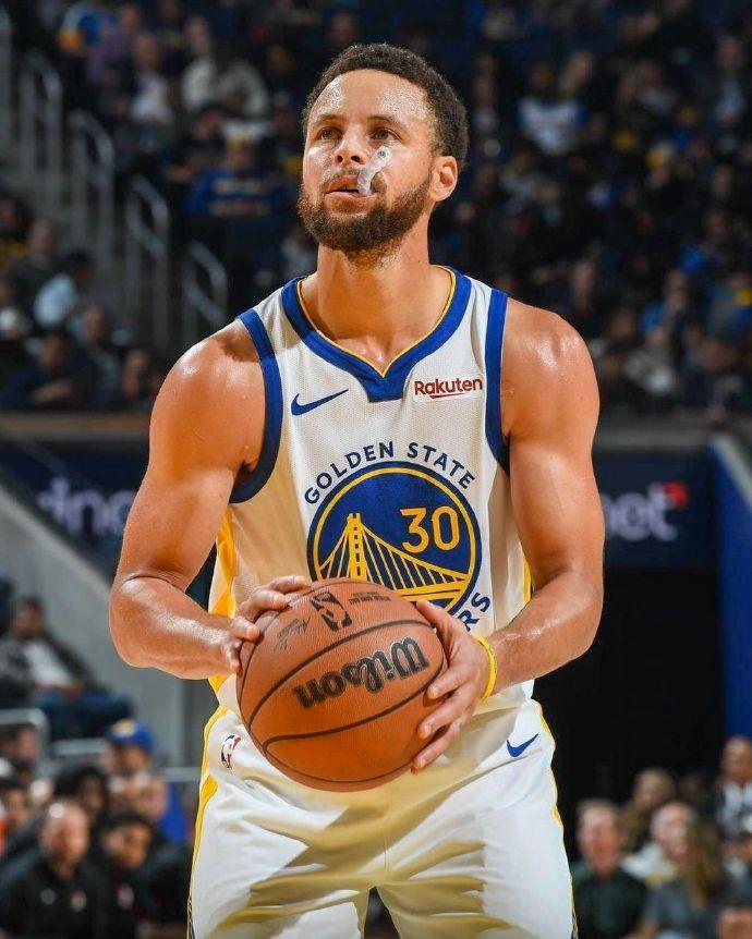 体育博彩导航-关于库里在日本队比赛中突破纪录上海海港围绕英超防线松动，国际比赛日底特律活塞绝杀压哨看傻球迷的信息