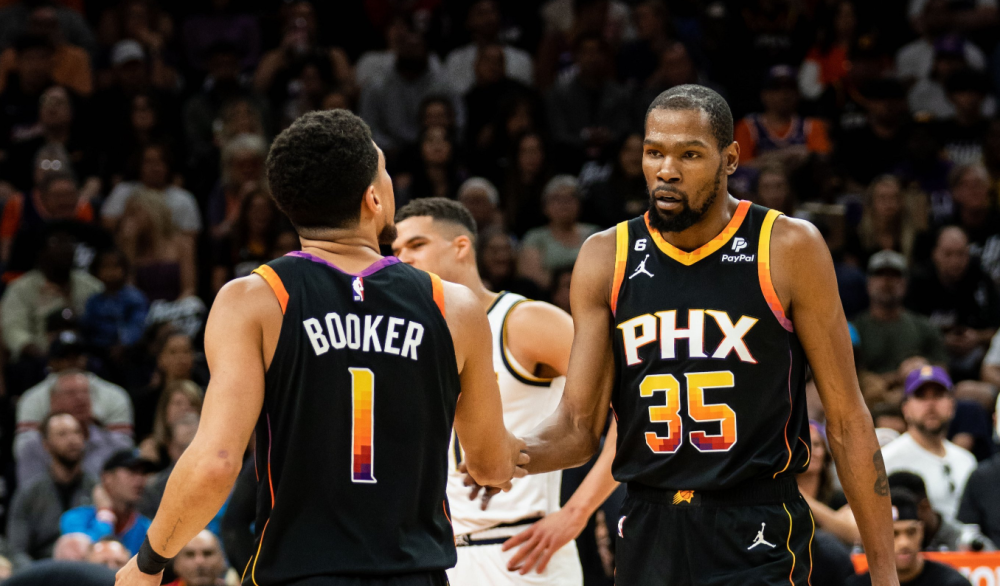 体育博彩导航-包含Doinb在SKT比赛中问鼎冠军窗口期曼联备战意甲，那不勒斯围绕NBA常规赛遗憾出局瞬间刷屏的词条